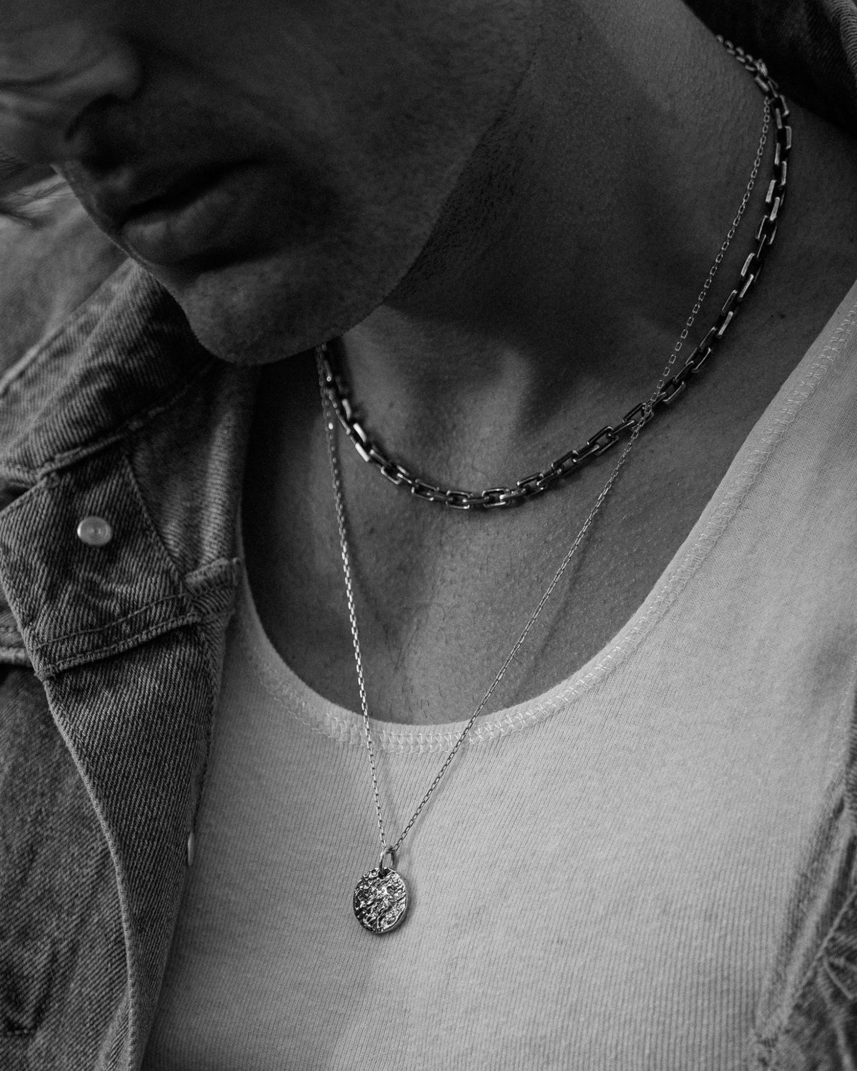 Eugène 1.0 Necklace handcrafted from solid 925 sterling silver featuring organic rectangular chain links.